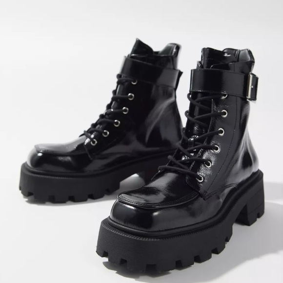 Cooperative Chunky Patent Leather Boots - Picture 4 of 8